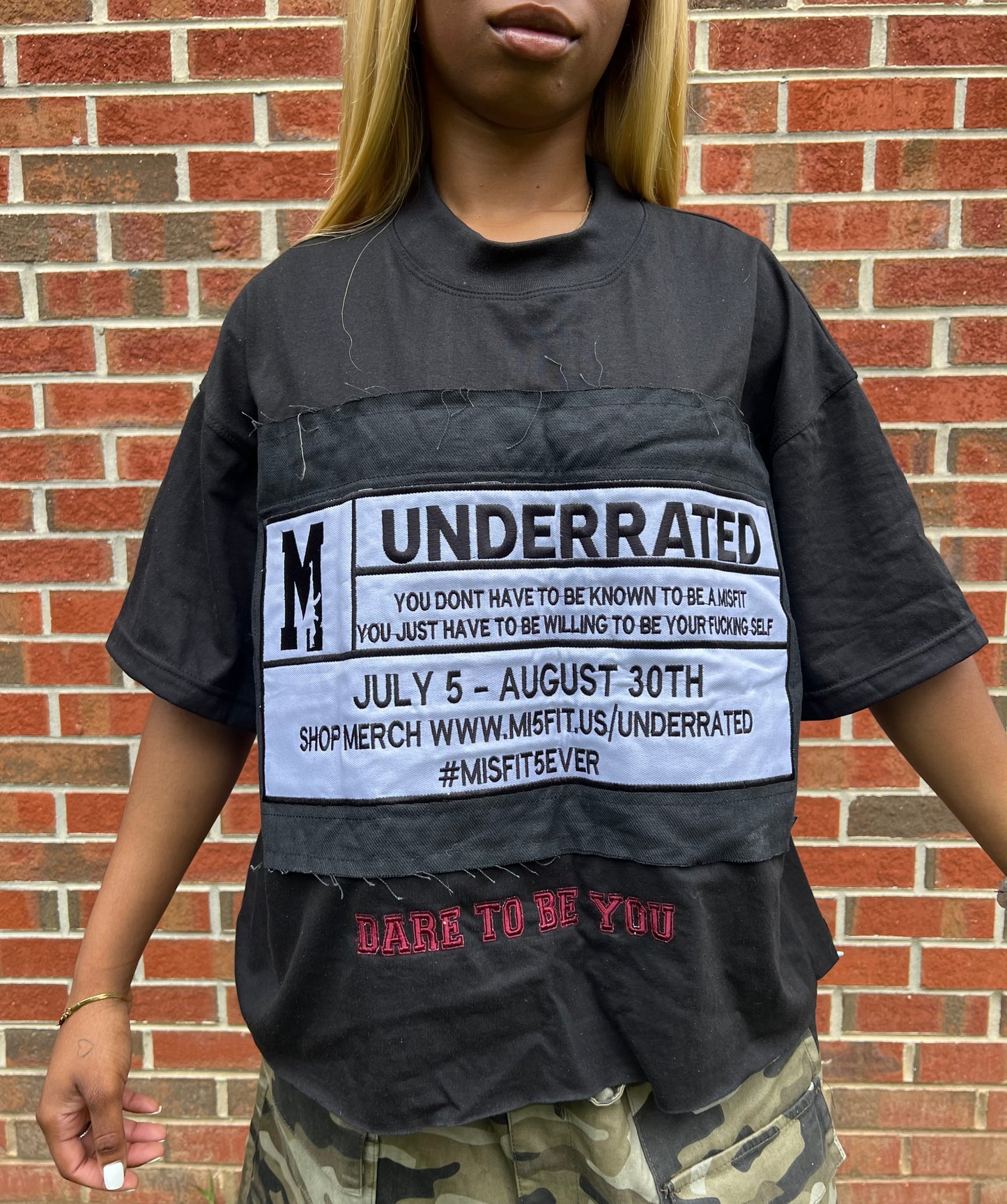 "UNDERRATED" MISFIT BOXY TEE